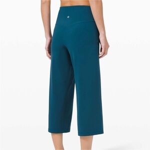 Lululemon Align Wide Leg Super-High-Rise Cropped Pants. 23in inseam. 10